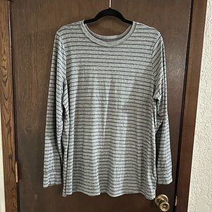 Torrid sz 2x NWOT Grey and Black Striped Long Sleeve Shirt!!